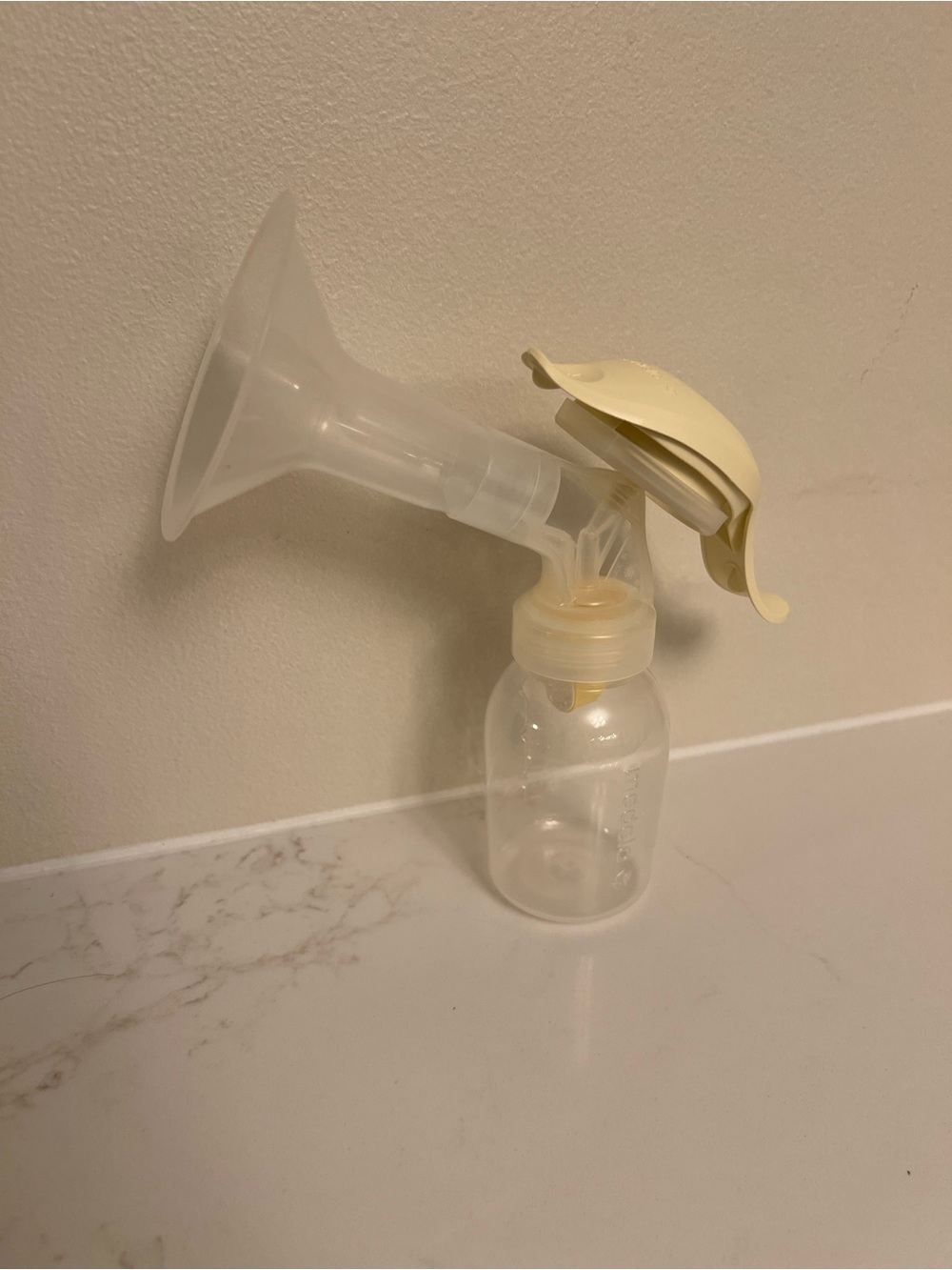 Medela Manual Pump with Bottle